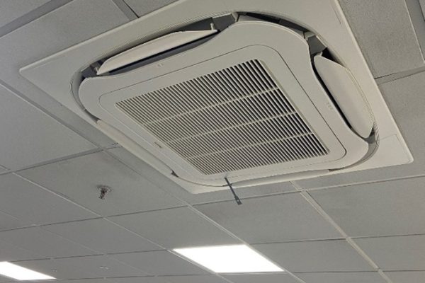 Air conditioning unit built into ceiling